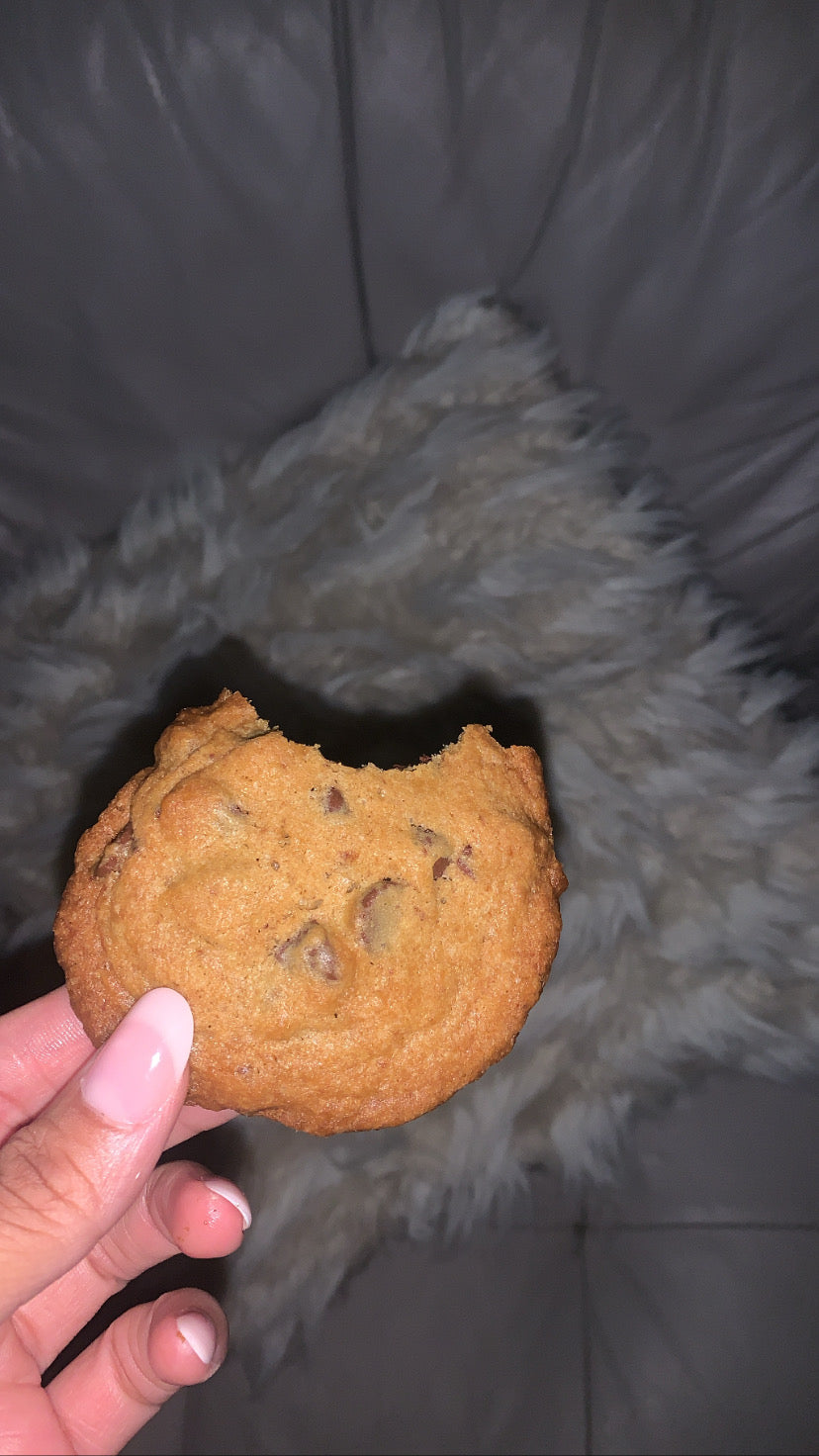 chocolate chip cookies made with einkorn flour. enjoy with family and friends this holyday. 